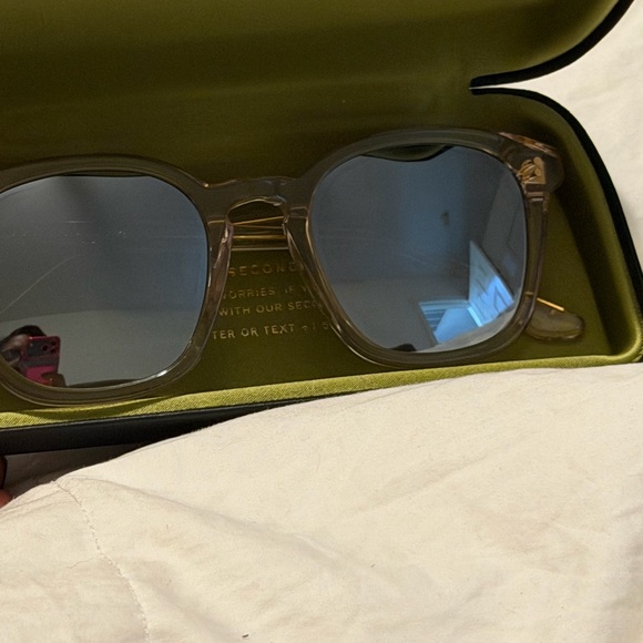 KREWE Mirrored Sunglasses like new - Picture 3 of 3